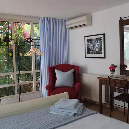 Sunny Garden Studio *